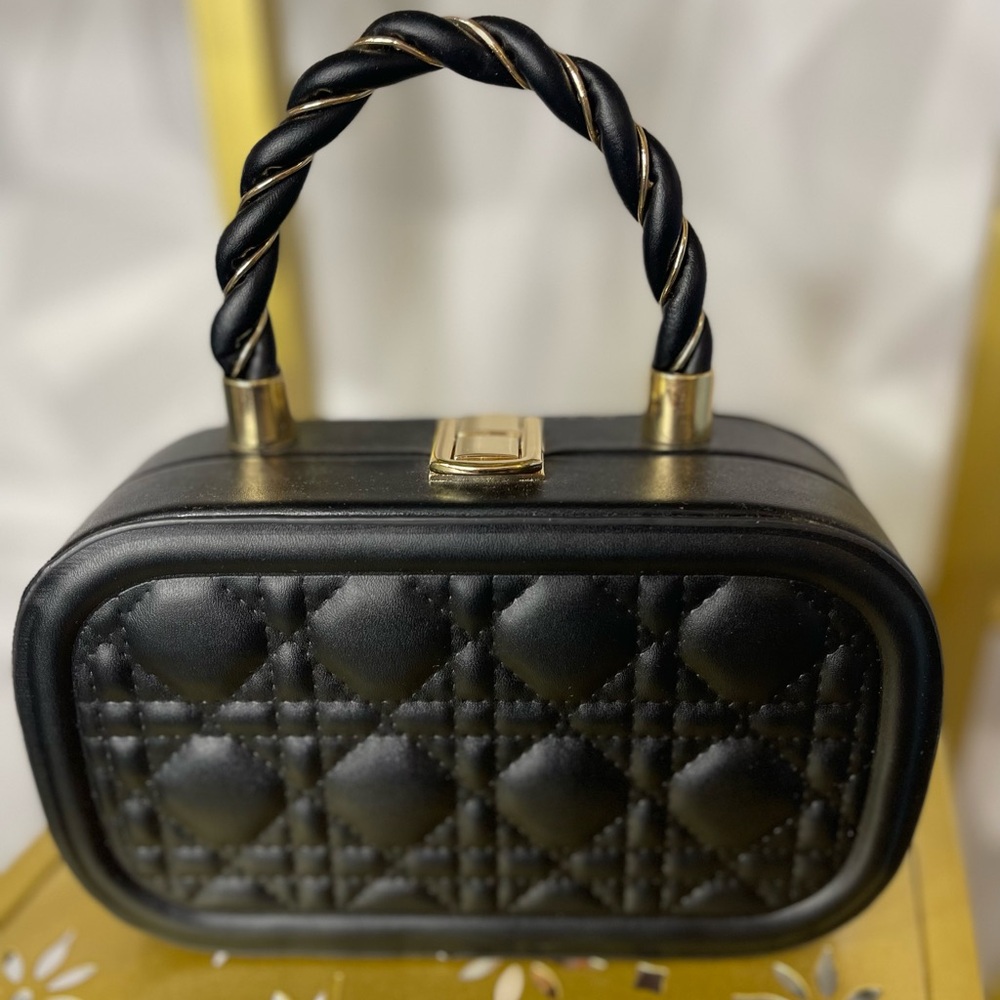 Elegant Black Quilted Handbag